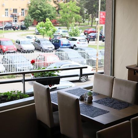 Garni Hotel Ema Kragujevac Exterior photo