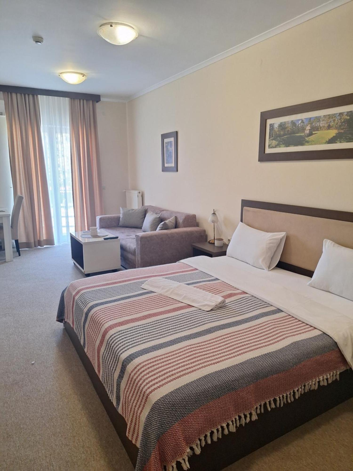 Garni Hotel Ema Kragujevac Exterior photo