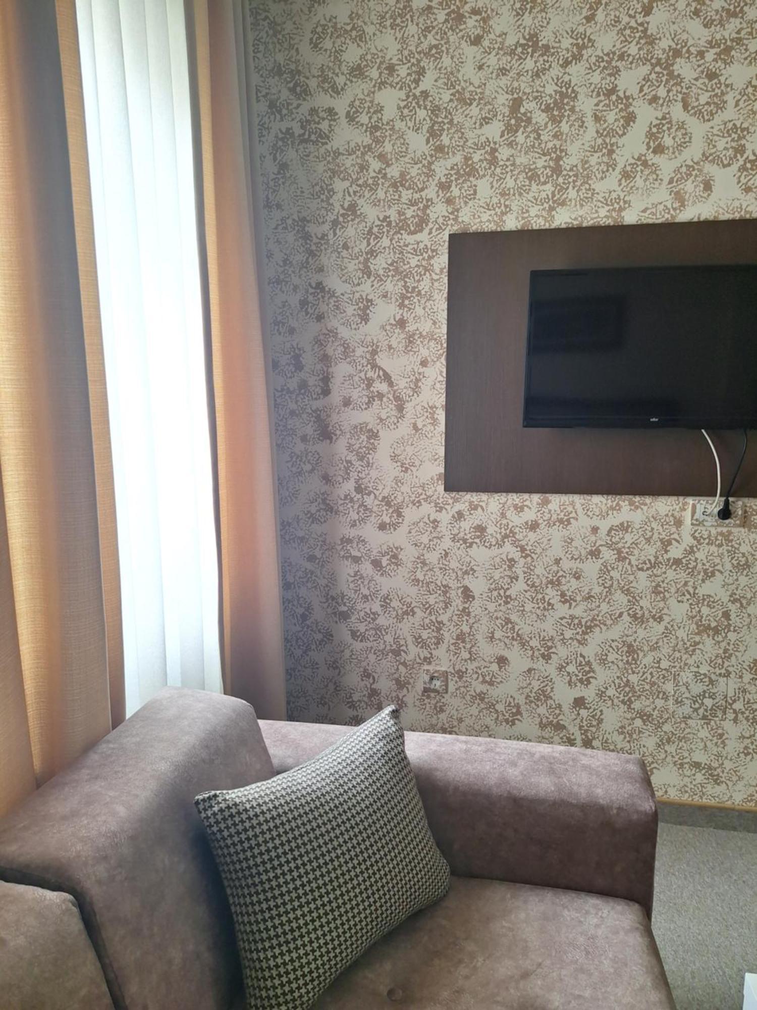 Garni Hotel Ema Kragujevac Exterior photo