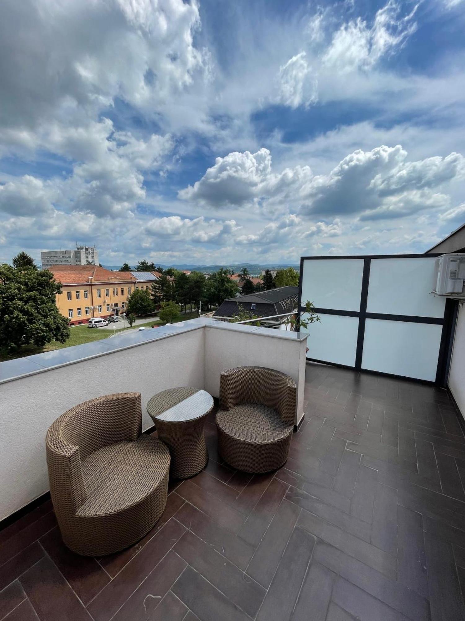 Garni Hotel Ema Kragujevac Exterior photo